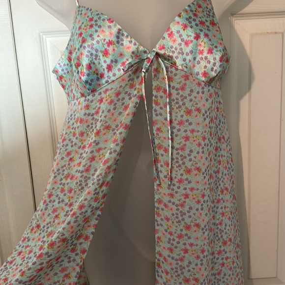 Victoria's Secret Vintage 1990s Y2K Blue Floral Open Front Satin Cami Top Medium - Picture 9 of 16